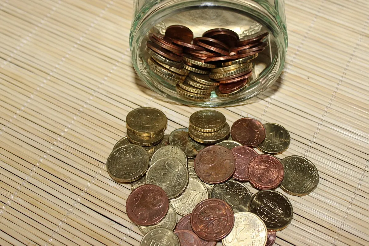 How to Save Your First £1,000 on a Low Income